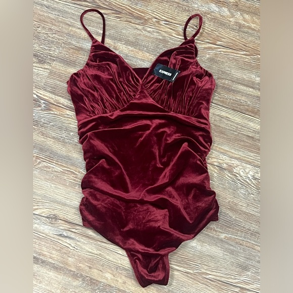Maroon v-cut Express velvet bodysuit size small - Picture 1 of 3